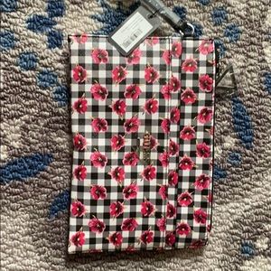 💥 SOLD💥Guess Clutch/Bag